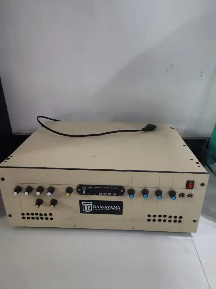 Power amplifier 2.1 plus out subwoofer