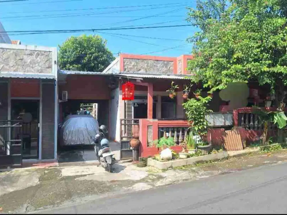 RUMAH LAMA DI JL WOLOGITO KEMBANGARUM SEMARANG BARAT