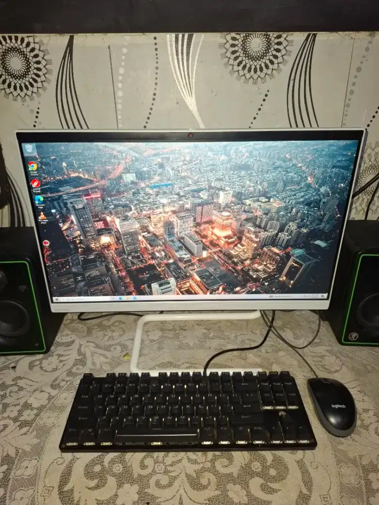 Pc all in one lenovo 340 22iwl intel core i3 generasi 8