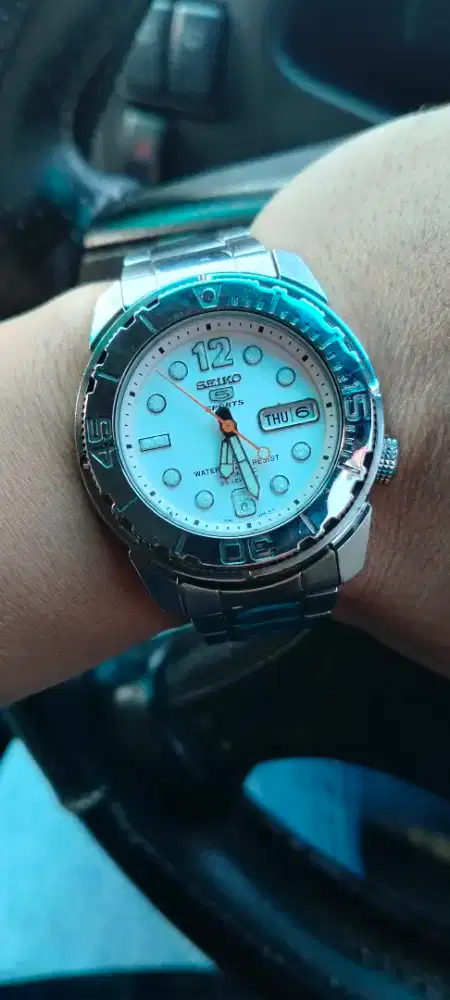 Jam tangan seiko