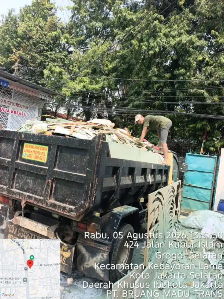 Buang puing dan sampah proyek