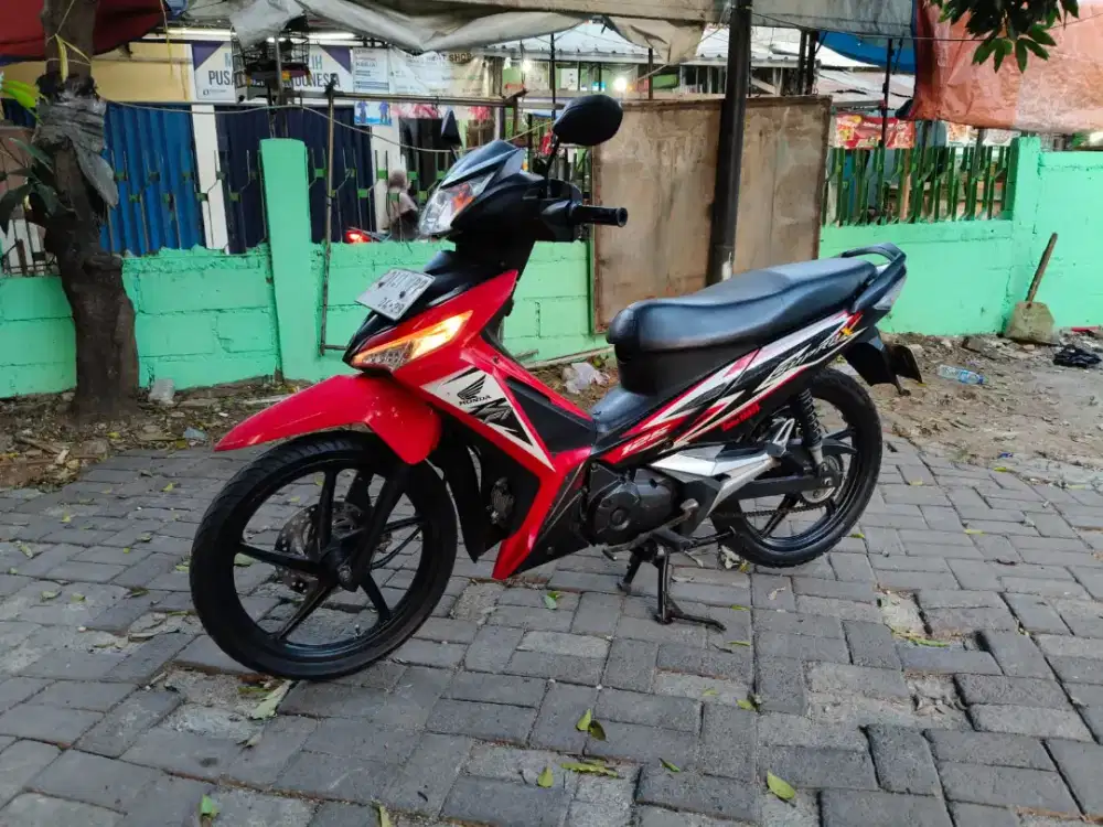 Honda Supra X 125 PGM-FI Tahun 2014