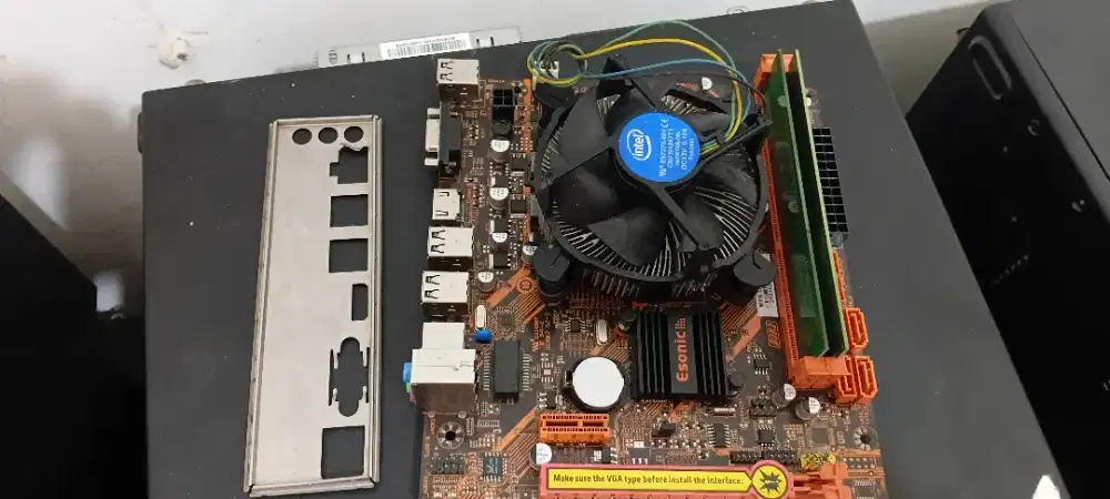 Motherboard Esonic H61 + Procie + Ram + Fan