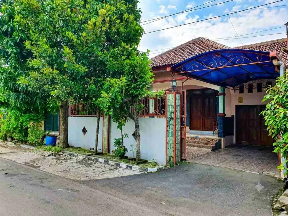 RUMAH LUAS DI JL SAPTA PRASETYA PEDURUNGAN SEMARANG