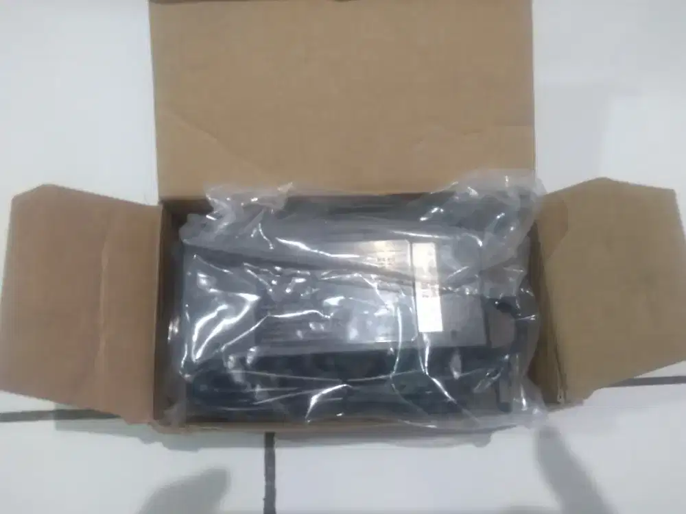 Adaptor murni 15V 4.65A