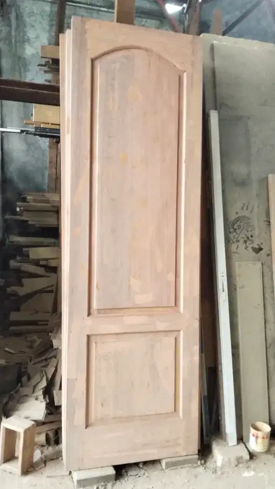 Kusen pintu kayu solid kayu meranti oven