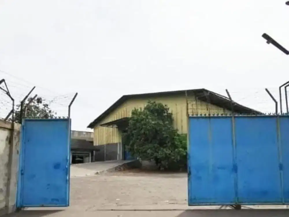 GUDANG SIAP PAKAI DIJUAL*200 METER AJA KE RAYA MARGOMULYO , Ada Ruangan Kantor Ada crane