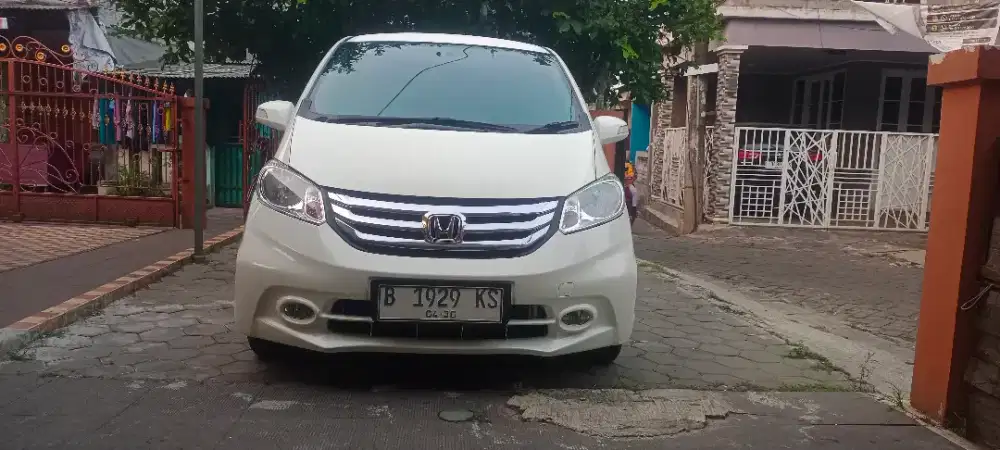Honda Freed PSD km77rb Last Edition