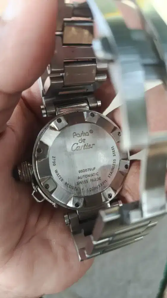 watch merk Cartier pemakaian cewe