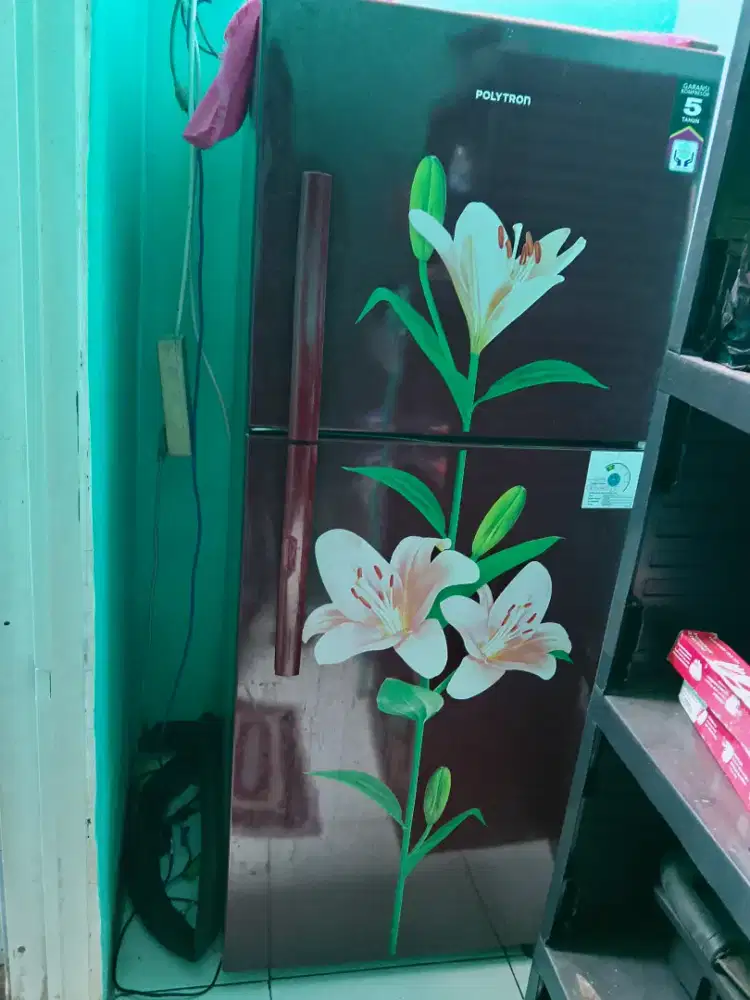 Jual kulkas bekas baru make setahun