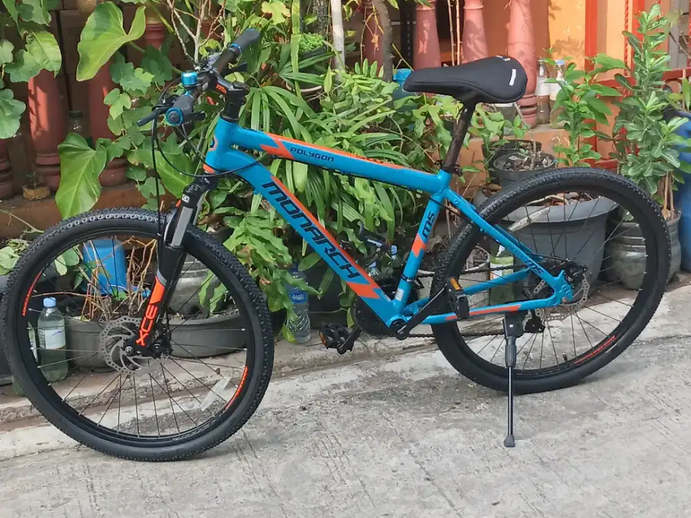 SEPEDA POLYGON MONARCH M5 MULUS NO MINUS WARNA KEREN
