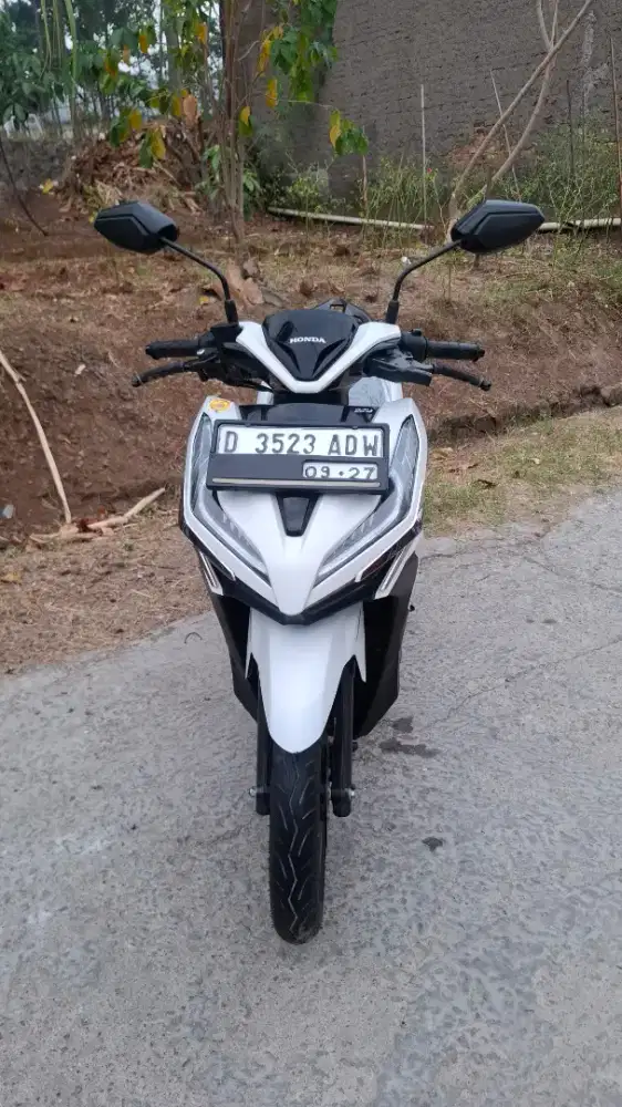 VARIO 125 CBS ISS TOP KONDISI KM LOW