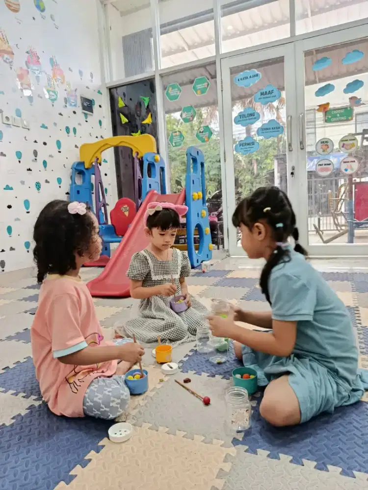 Lowongan Tutor English Little Rainbow