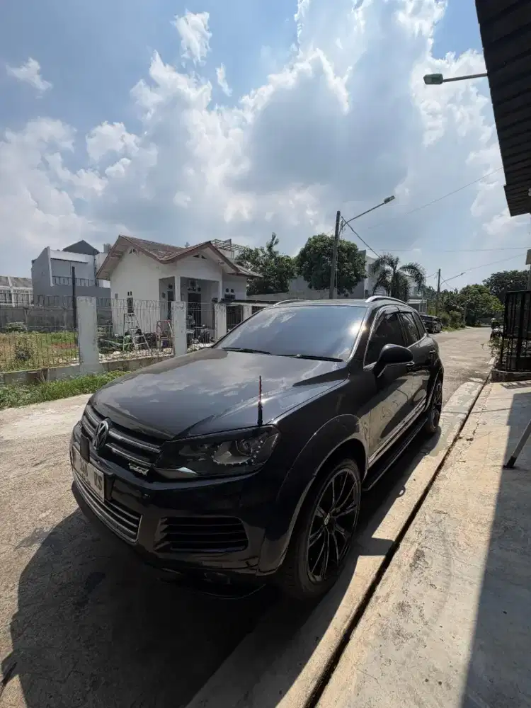 Touareg V6 TDI 7P spesial edition ( only 1 in Indonesia )