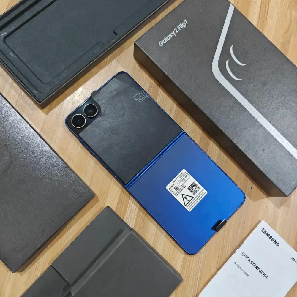 Samsung Galaxy Z Flip 7 12/256 SEIN Fullset