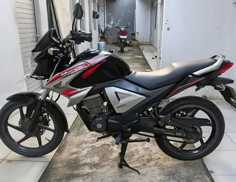 Honda New Megapro FI 2014 - Mulus Orginal, Mesin Halus Siap Pakai