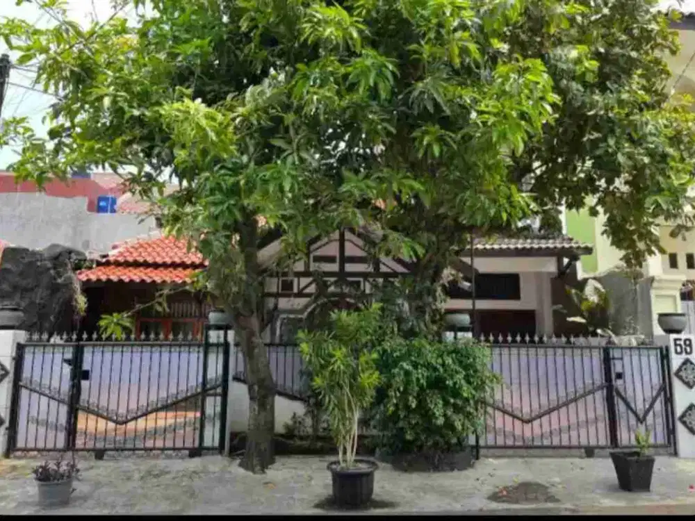 RUMAH MEGAH DI RAWAMANGUN