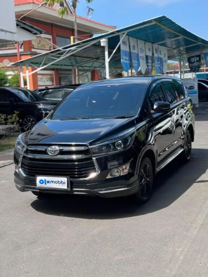 Toyota Kijang Innova 2.0 Venturer Bensin AT 2018 Hitam (JQ)