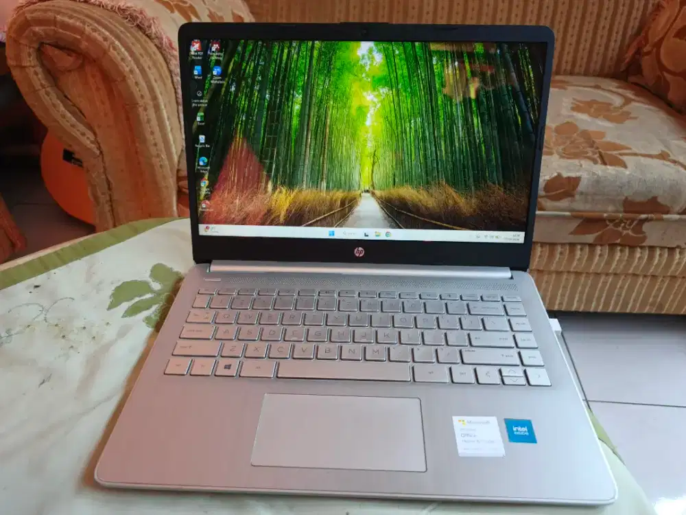 Laptop HP 14s bekas mulus pemakaian pribadi