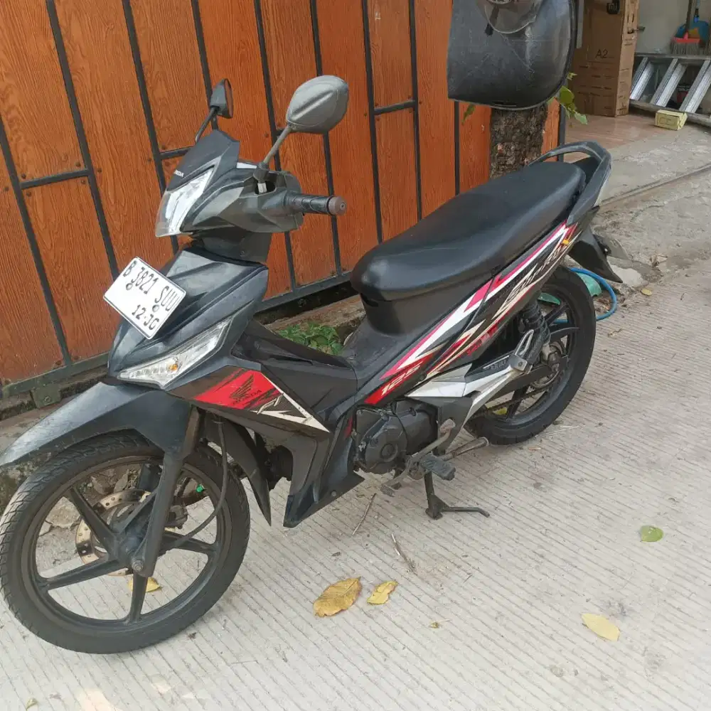 Supra 125 Fi 2015 Km rendah