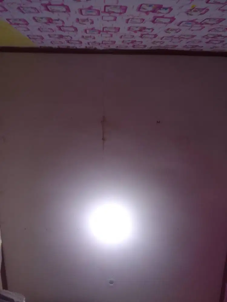 Pasang lampu listrik rumah