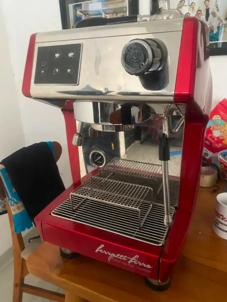 Mesin Kopi Ekspreso Ferrati Ferro FCM3200D