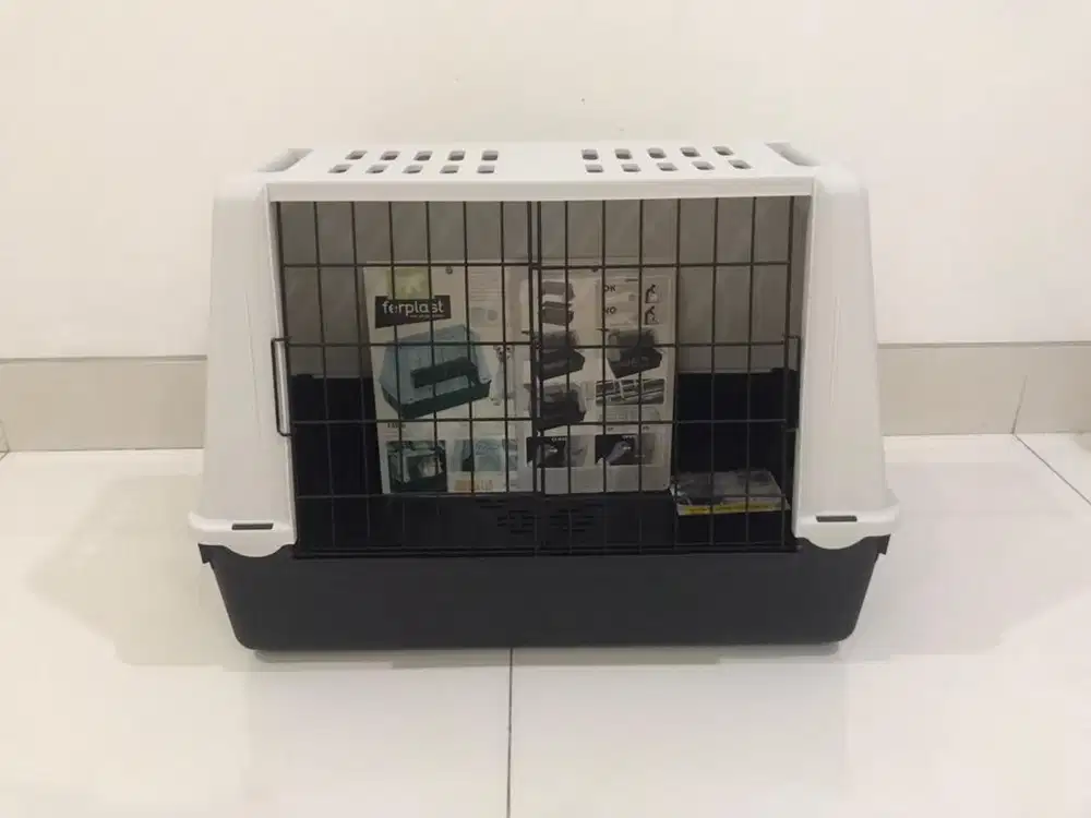 Kandang anjing kucing portable ferplast  premium
