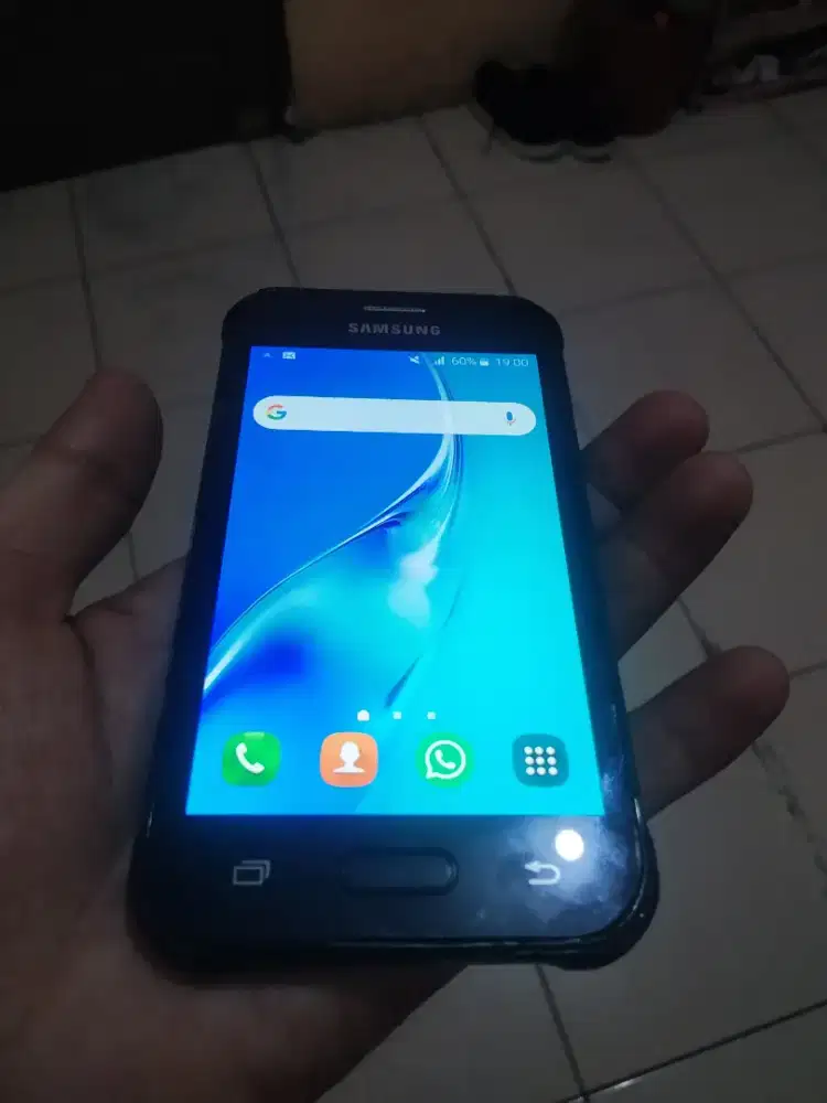 Samsung j1 ace bekas