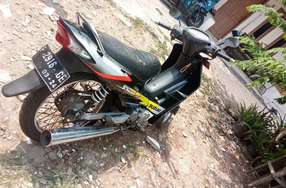 Motor suzuki smash