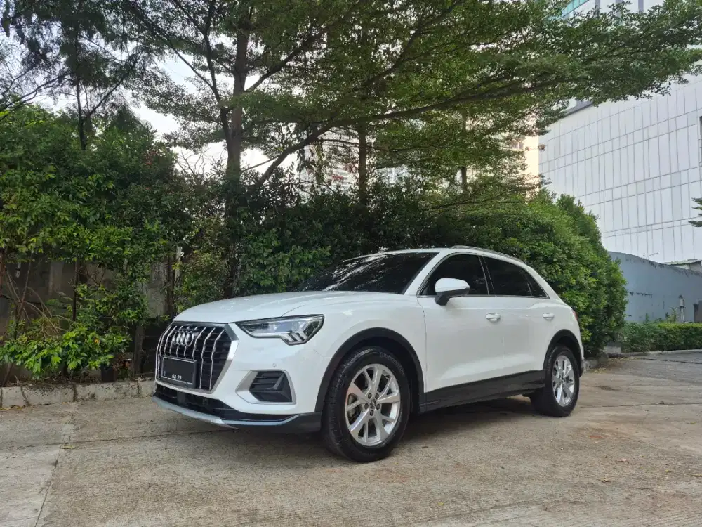2020 Audi Q3 Low Kilometer Excellent condition tfsi