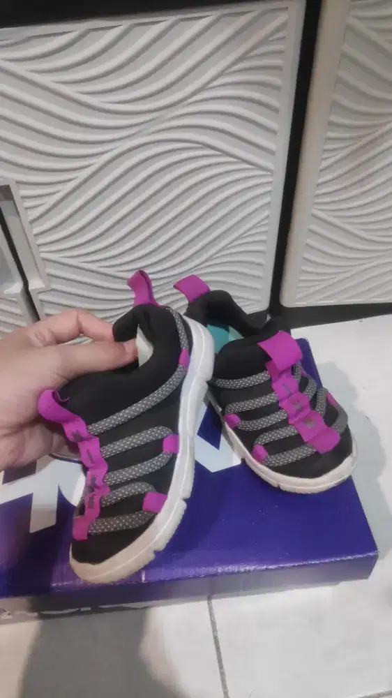 Sepatu nike ori