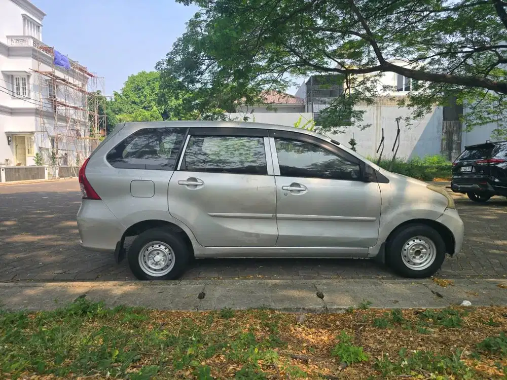 Daihatsu Xenia Tahun 2013