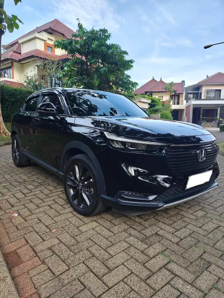 HONDA HRV SE 2023 HITAM LOW KM PEMAKAI NO BJR LAKA JUAL CEPAT Q3