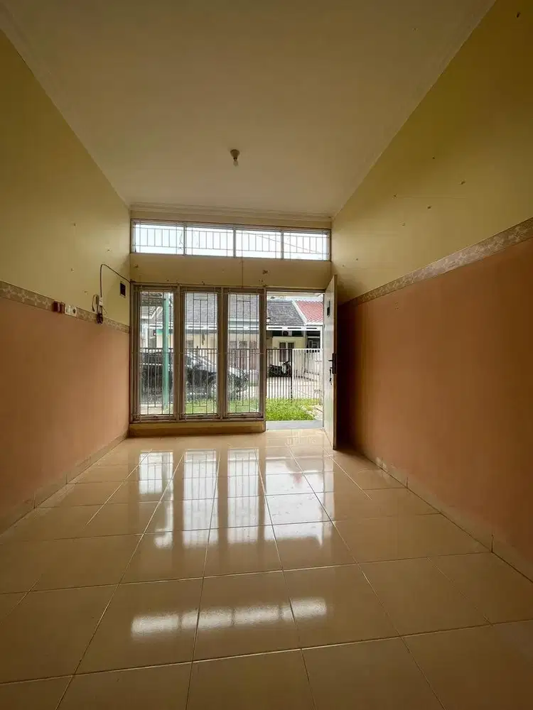Dikontrakkan murah rumah Opi Regency 2 Topaz 1