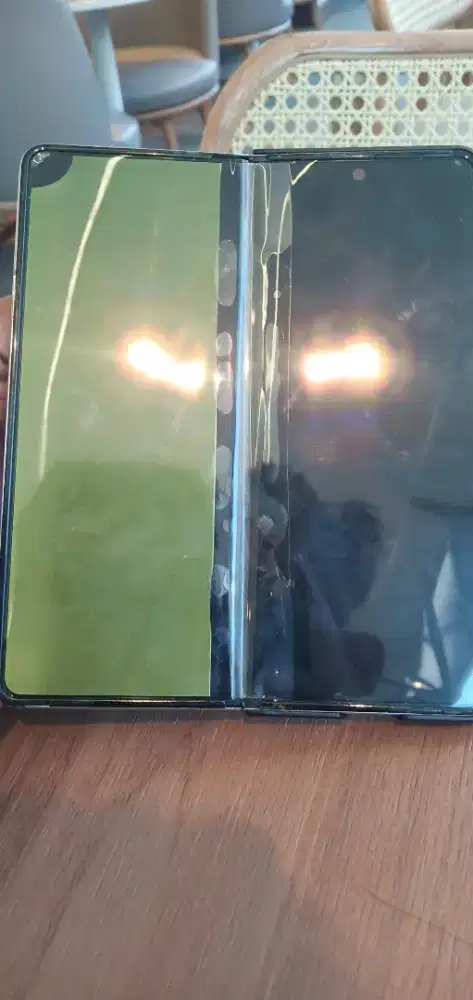 Samsung zfold 5 512 GB ( minus layar dalam mati kabel putus)