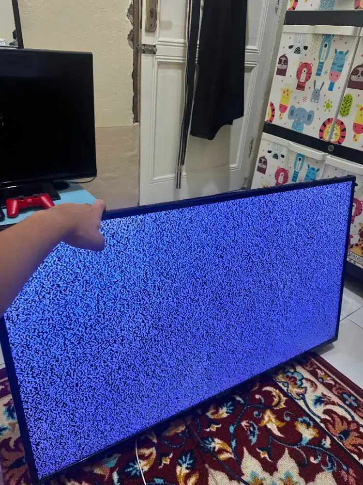 Dijual TV 40inchi dan 22 inchi bekas (pakai tangan 1 orang)