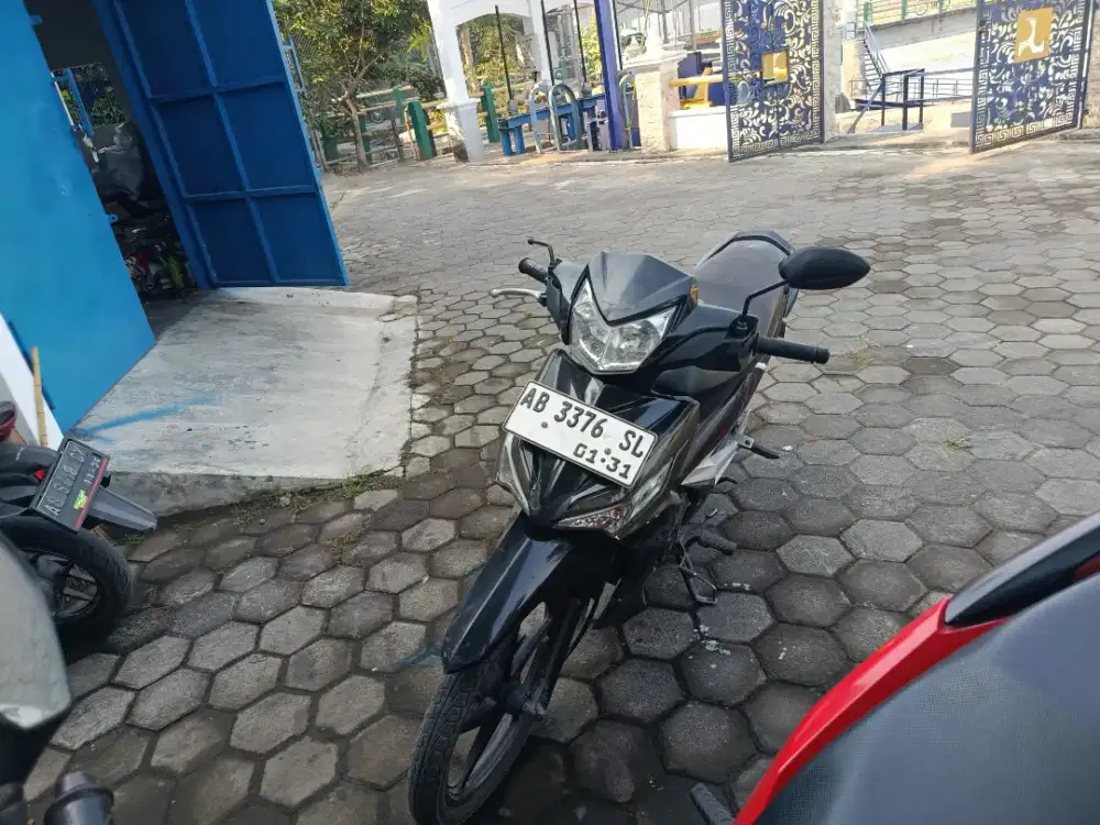 Supra x 125 fi 2015 istimewa