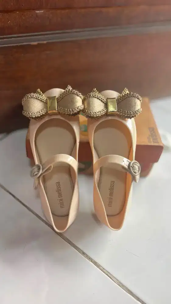 MINI MELISSA SWEET LOVE BB BEIGE/GOLD SIZE 28.29 PRELOVE/BEKAS MURAH