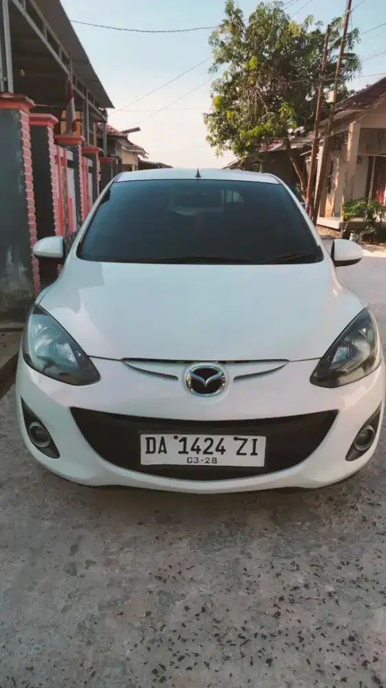 Mazda mazda2 matic 2012