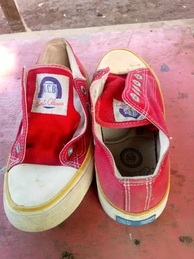 sepatu sneaker u.c.b