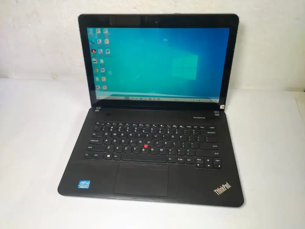 B987 Lenovo thinkpad E431 core i5-3230M Ram 4GB ssd 256GBGB layar sen