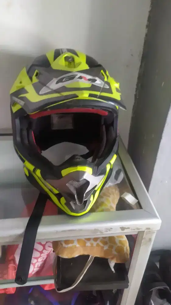 Helm motor GM kuning
