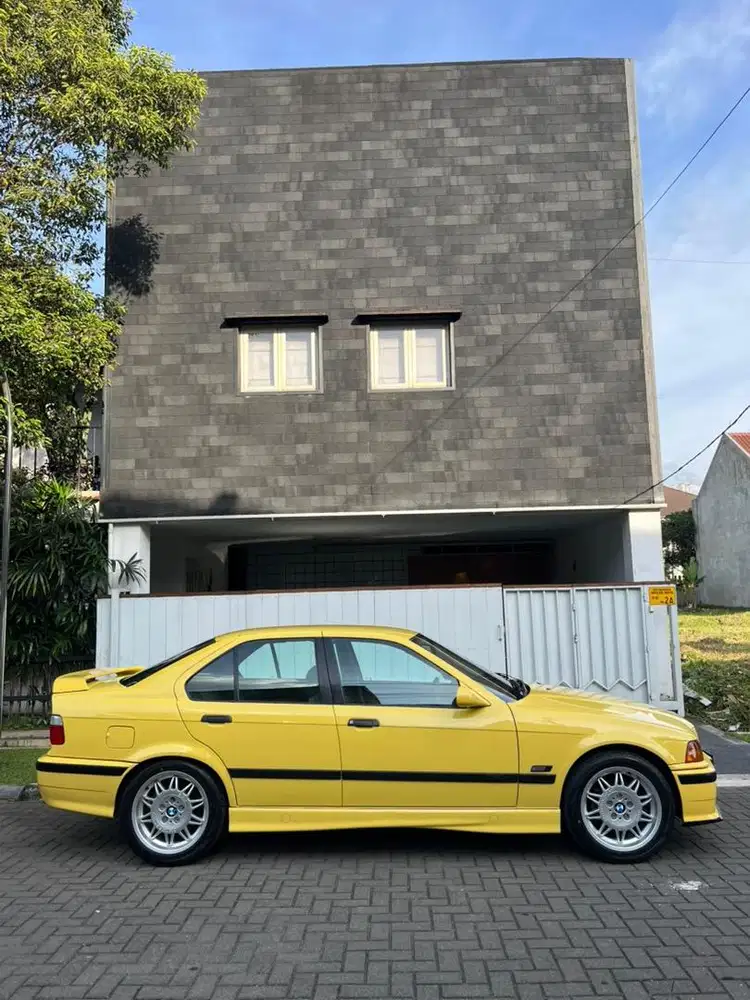 BMW e36 DAKAR YELLOW RARE