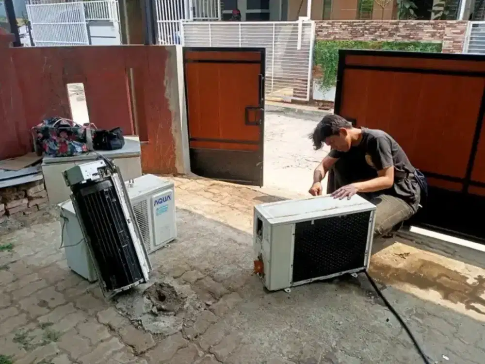 Servis AC bongkar pasang AC servis kulkas mesin cuci kompa air dll