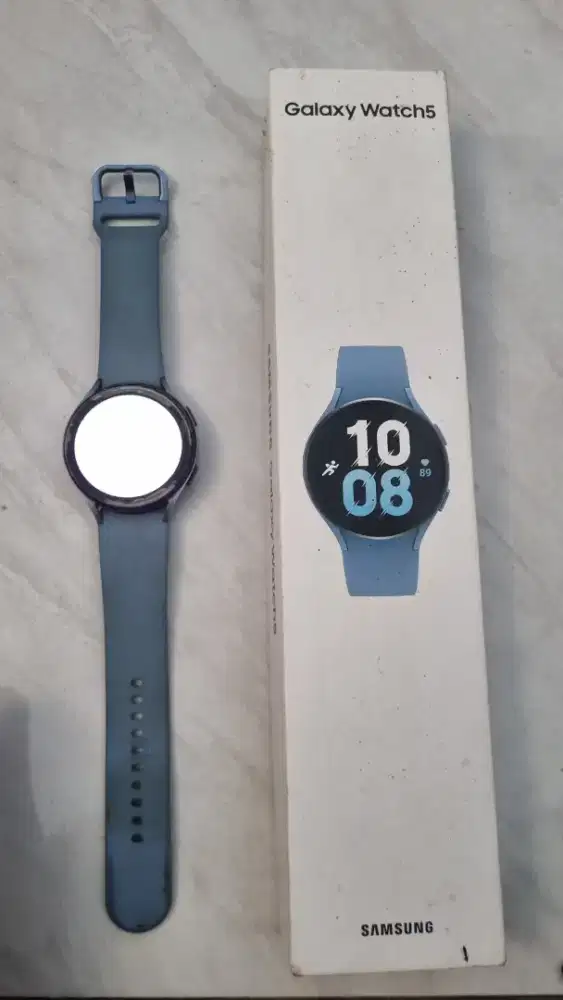 Dijual Samsung Galaxy Watch 5 ukuran 44 mm.