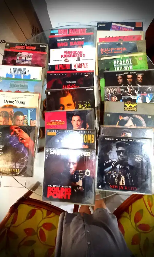Koleksi 54 Piringan LASER DISC Film, Karaoke, Workout ORIGINAL
