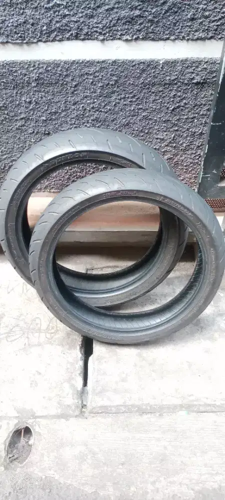 Ban motor merk Dunlop ukuran 150 & 110 ring 17