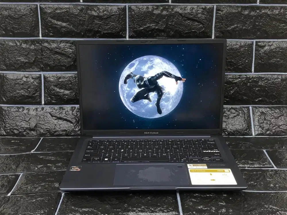 Laptop Asus VivoBook M1403QA Ryzen 5 5600HS Ram 8Gb Ssd 512 Gb Mulus