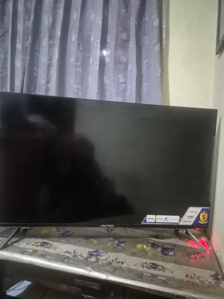 Led Tv 43 Polytron Android segel