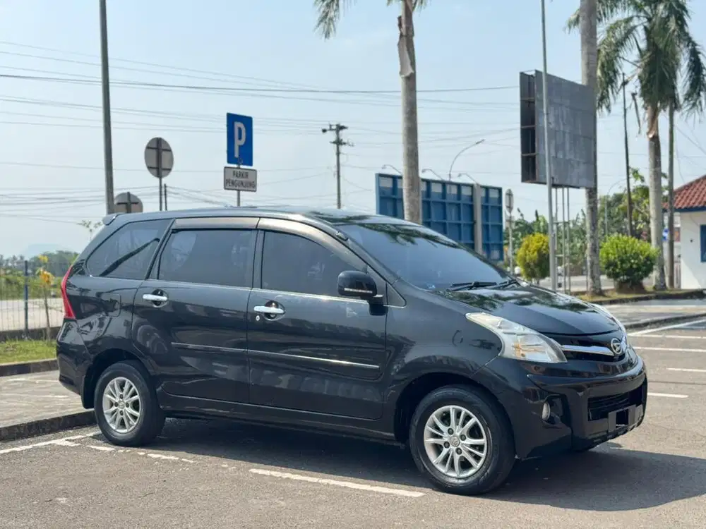 XENIA R Sporty 2013 Manual Istimewa